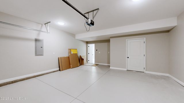8205 Roseborough Rd, Louisville, KY 40228