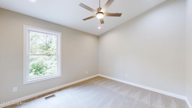8205 Roseborough Rd, Louisville, KY 40228