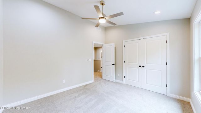 8205 Roseborough Rd, Louisville, KY 40228