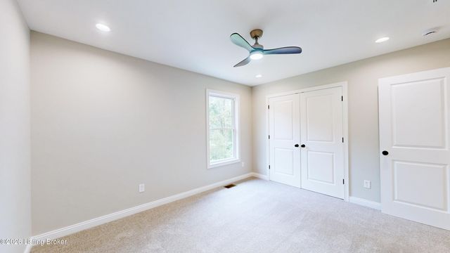 8205 Roseborough Rd, Louisville, KY 40228
