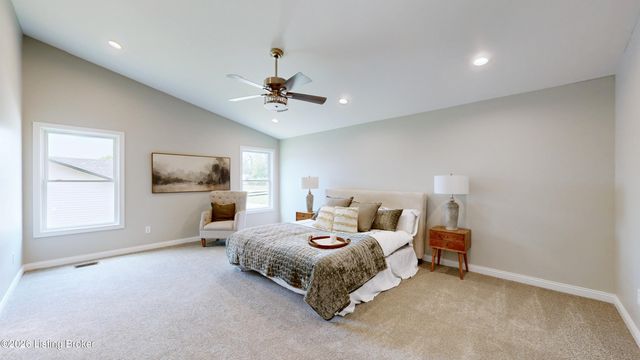 8205 Roseborough Rd, Louisville, KY 40228
