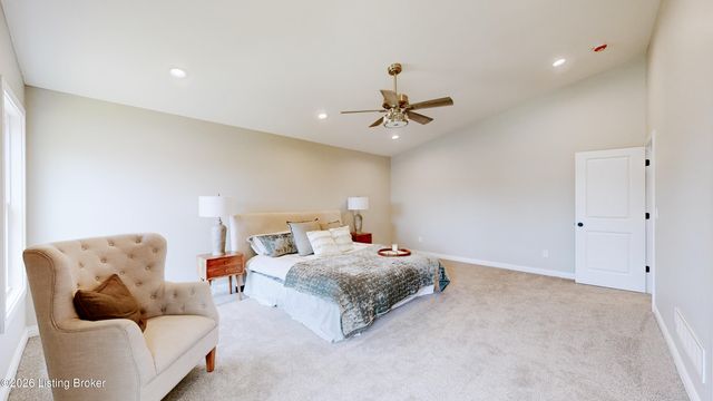 8205 Roseborough Rd, Louisville, KY 40228