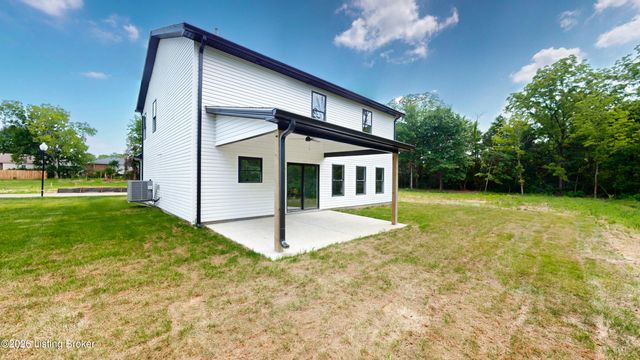 8205 Roseborough Rd, Louisville, KY 40228