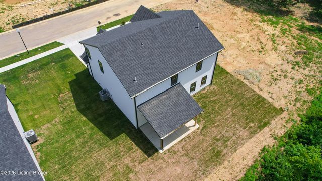 8205 Roseborough Rd, Louisville, KY 40228