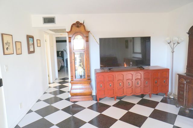 401 Southampton A 401, West Palm Beach, FL 33417