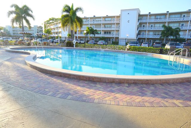 401 Southampton A 401, West Palm Beach, FL 33417