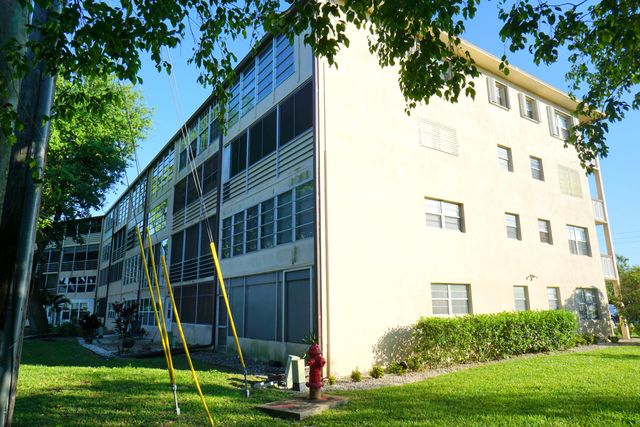 401 Southampton A 401, West Palm Beach, FL 33417