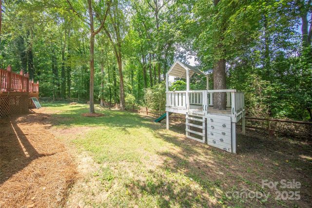 3600 Stoneglen Path, Charlotte, NC 28269