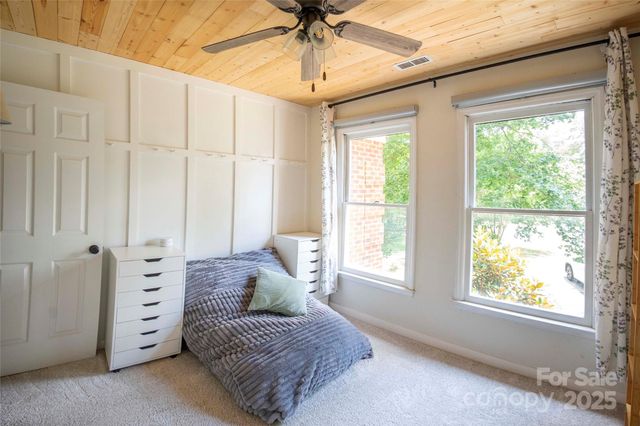 3600 Stoneglen Path, Charlotte, NC 28269