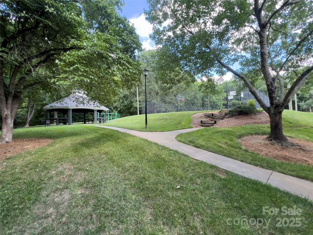 3600 Stoneglen Path, Charlotte, NC 28269