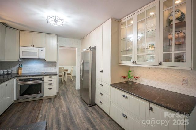 3600 Stoneglen Path, Charlotte, NC 28269