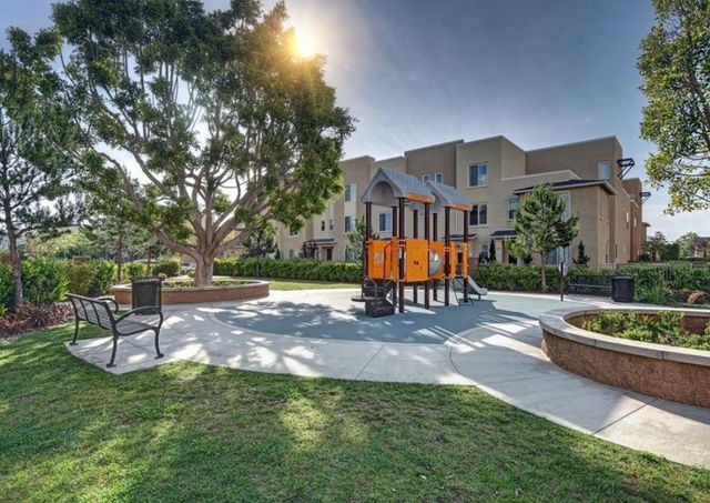 5429 Strand 103, Hawthorne, CA 90250