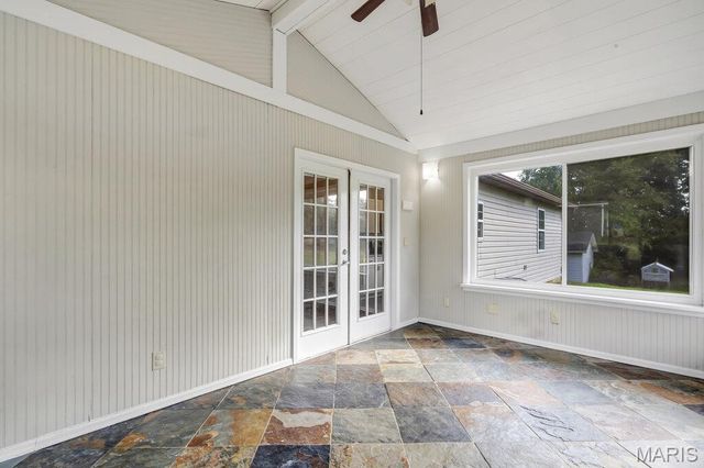 19034 Royal Drive, Warrenton, MO 63383