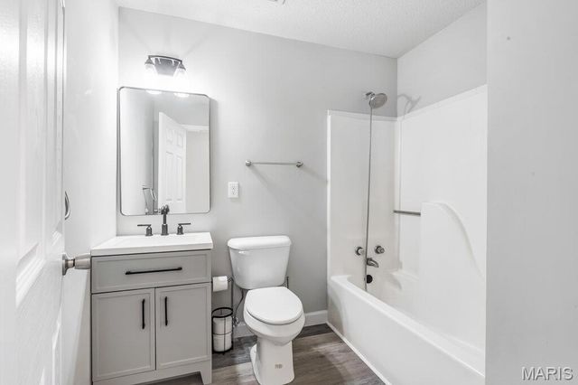 19034 Royal Drive, Warrenton, MO 63383