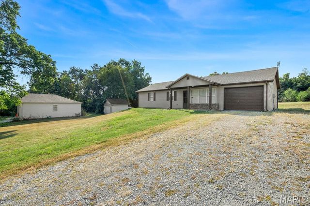 19034 Royal Drive, Warrenton, MO 63383