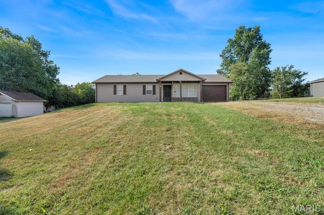 19034 Royal Drive, Warrenton, MO 63383