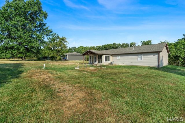 19034 Royal Drive, Warrenton, MO 63383