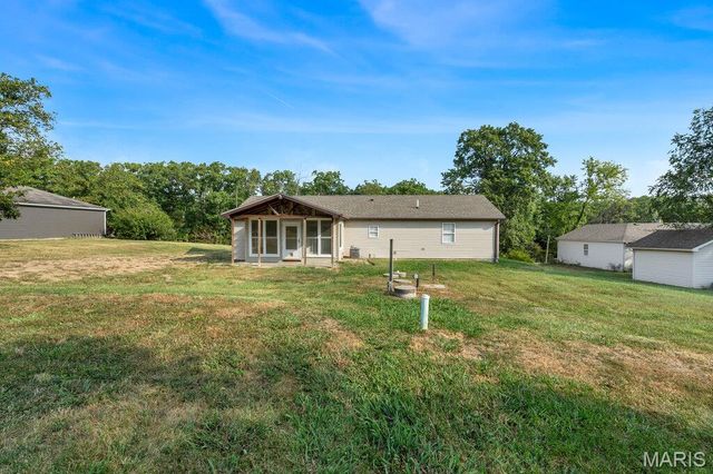 19034 Royal Drive, Warrenton, MO 63383