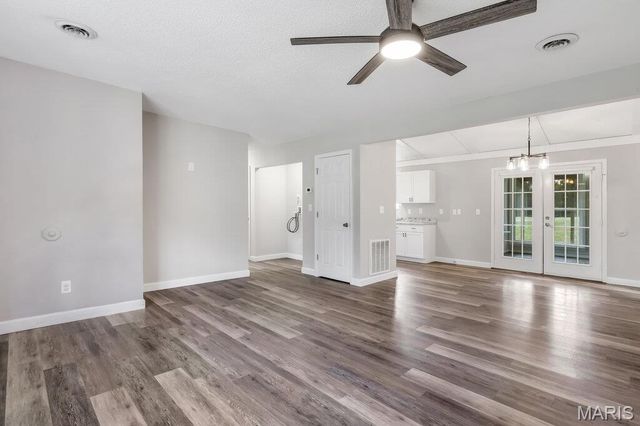 19034 Royal Drive, Warrenton, MO 63383