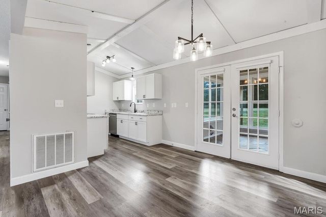 19034 Royal Drive, Warrenton, MO 63383