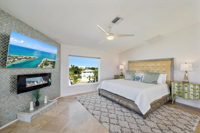 412 S CASEY KEY ROAD, Nokomis, FL 34275