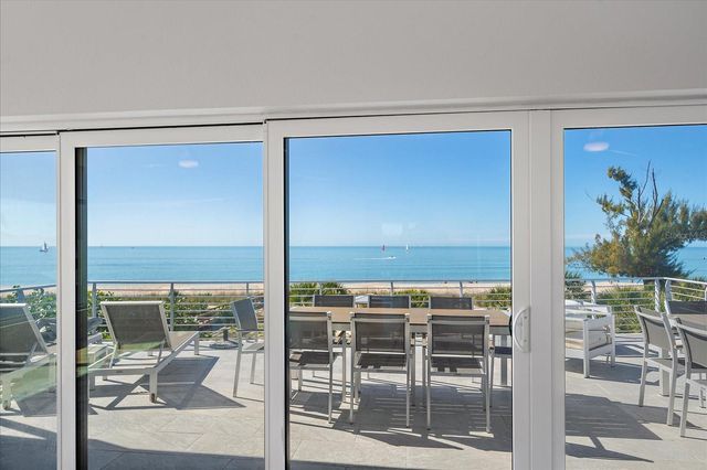 412 S CASEY KEY ROAD, Nokomis, FL 34275