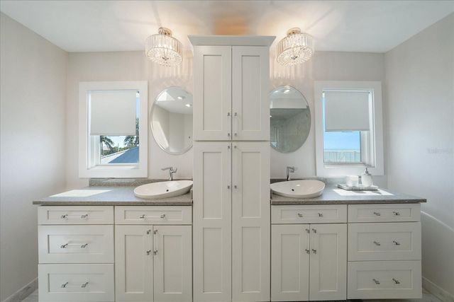 412 S CASEY KEY ROAD, Nokomis, FL 34275