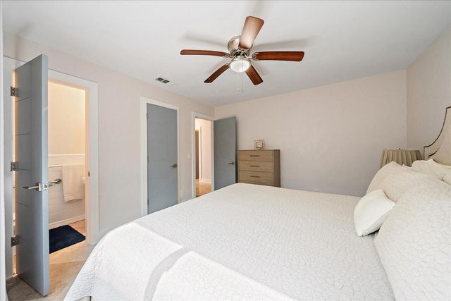 412 S CASEY KEY ROAD, Nokomis, FL 34275