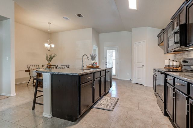 13615 Avenue W, Lubbock, TX 79423