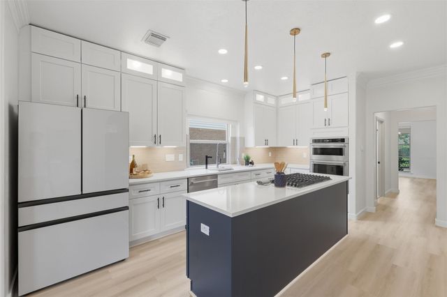 3406 Castle Pond Court, Pearland, TX 77584