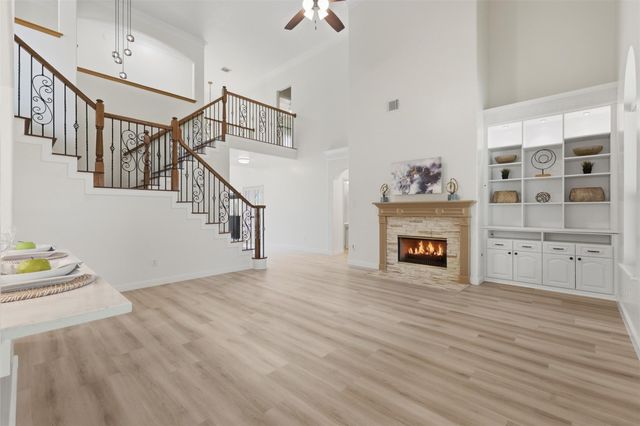 3406 Castle Pond Court, Pearland, TX 77584