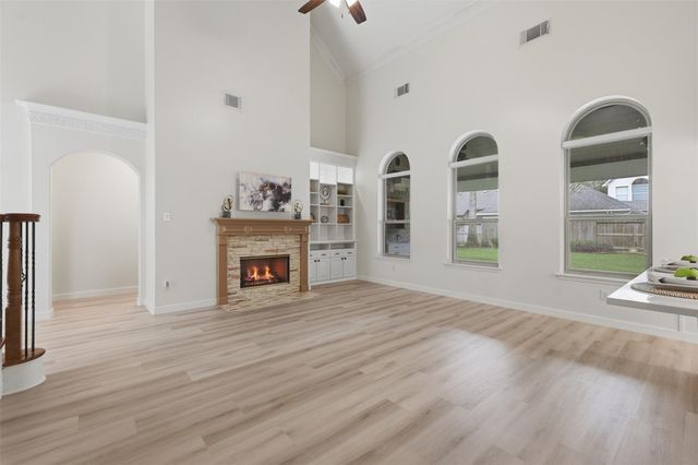 3406 Castle Pond Court, Pearland, TX 77584