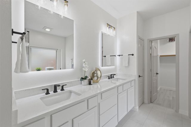 3406 Castle Pond Court, Pearland, TX 77584