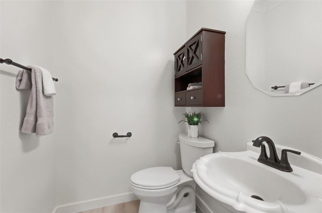 3406 Castle Pond Court, Pearland, TX 77584