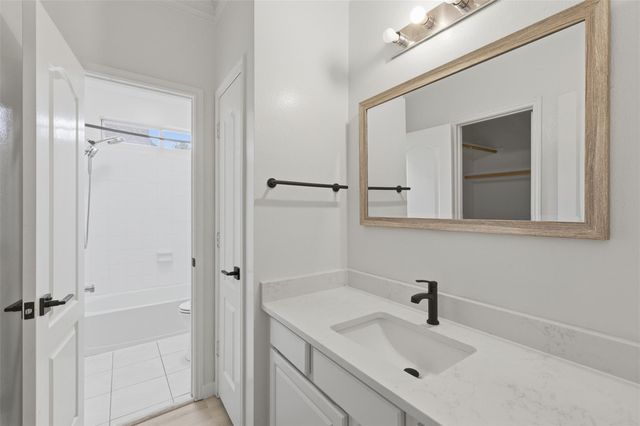 3406 Castle Pond Court, Pearland, TX 77584