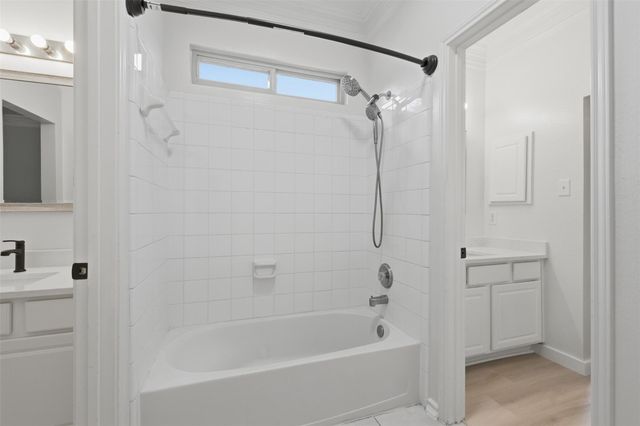 3406 Castle Pond Court, Pearland, TX 77584