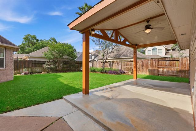 3406 Castle Pond Court, Pearland, TX 77584