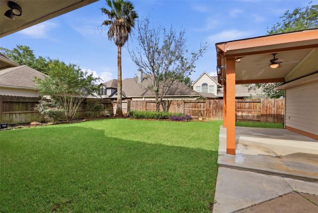 3406 Castle Pond Court, Pearland, TX 77584