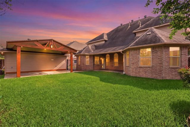 3406 Castle Pond Court, Pearland, TX 77584