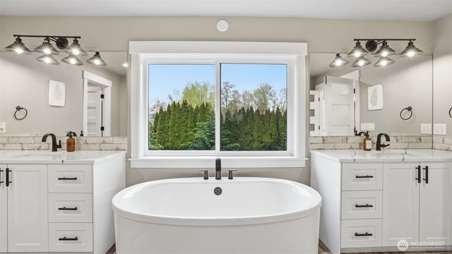 26518 127th Avenue SE, Kent, WA 98030