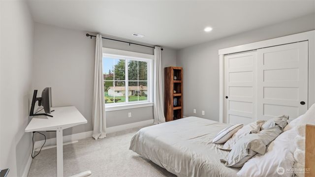 26518 127th Avenue SE, Kent, WA 98030