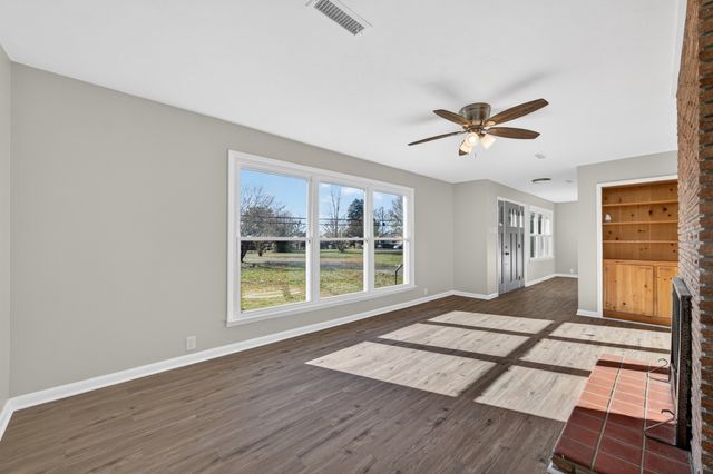 8 Prospect Rd, Fayetteville, TN 37334