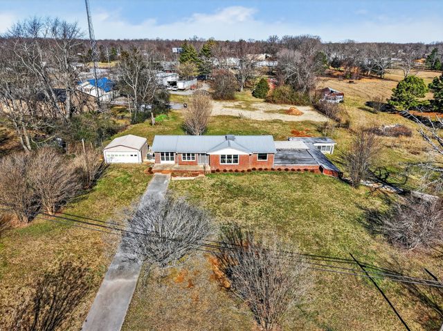 8 Prospect Rd, Fayetteville, TN 37334