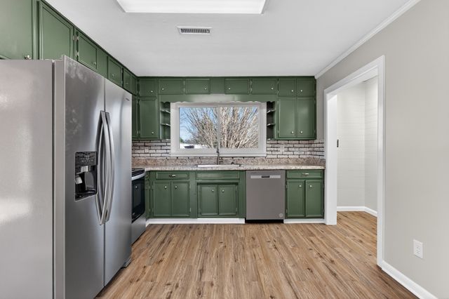 8 Prospect Rd, Fayetteville, TN 37334