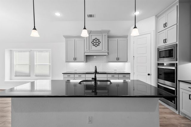 186 Western Way, Waxahachie, TX 75165