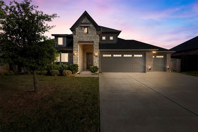 186 Western Way, Waxahachie, TX 75165