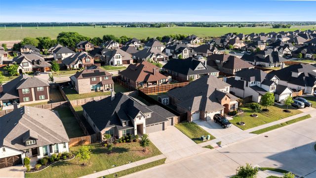 186 Western Way, Waxahachie, TX 75165