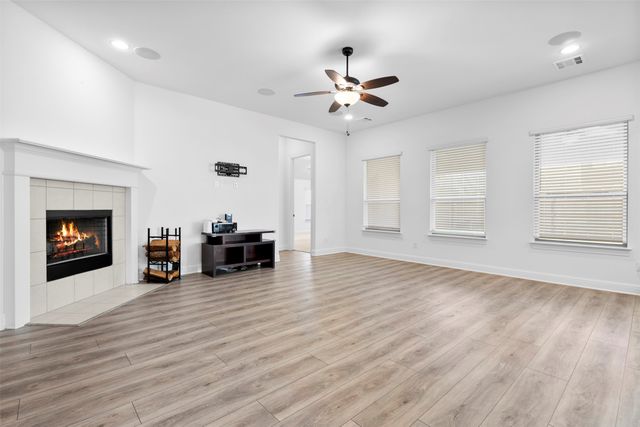 186 Western Way, Waxahachie, TX 75165