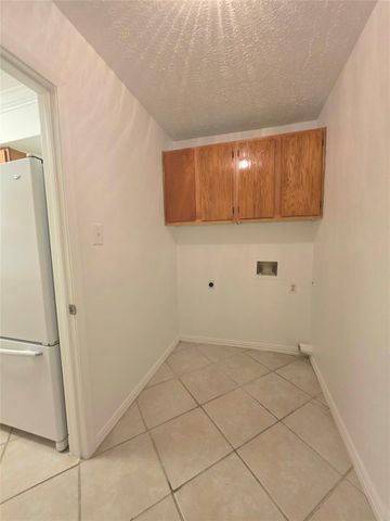 15208 Spring Hill LN, Pflugerville, TX 78660