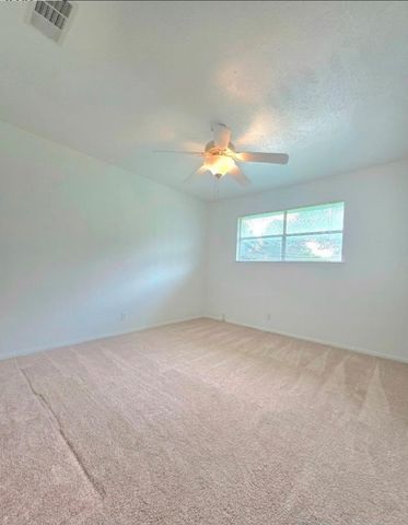 15208 Spring Hill LN, Pflugerville, TX 78660